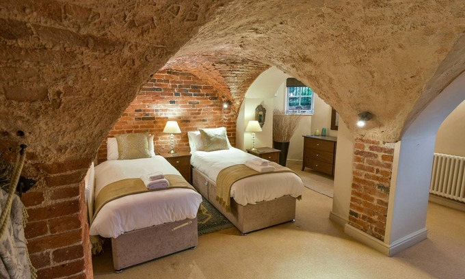 Ashbourne Cottage | Yew Tree Nook