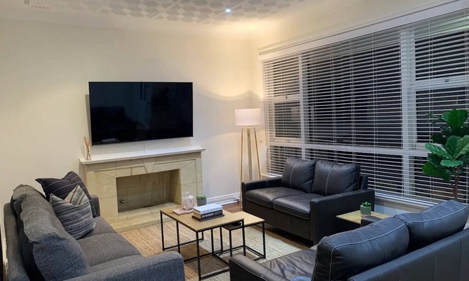 Yokine House | Yokine Escape: 7km to CBD, Pet-Friendly, Airport & Hospital Nearby