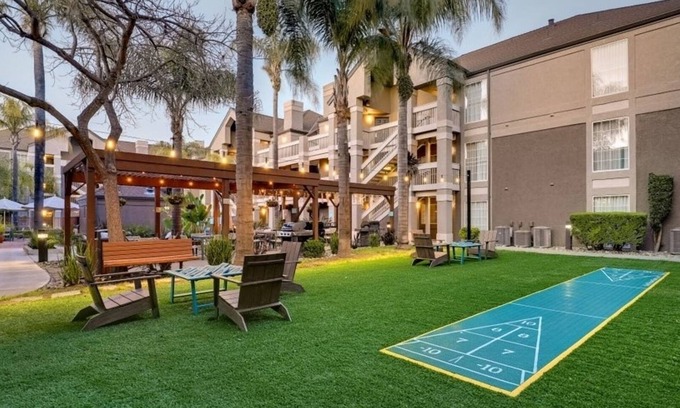 Sunnyvale Hotel | You Found it! 4 Comfortable 1BR Suites, Outdoor Swimming Pool, Pets Allowed!