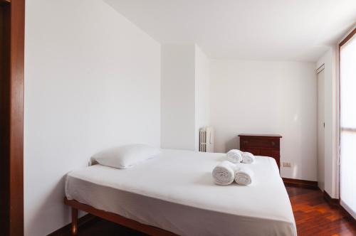 Central Station Apartment | Youhosty - Loreto 1 Bedroom Apartment
