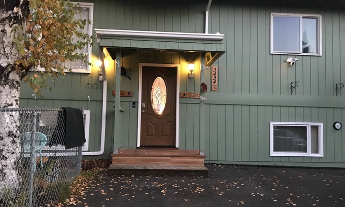 Airport Heights Community Council Apartment | Your AK Home Away from Home in Alaska! Private DOWNSTAIRS/BASEMENT 2 bedroom apt