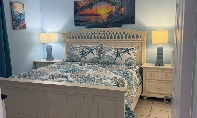 Navarre Beach Condo | Your Beach Escape with 3 Pools, 3 Hottubs, and Emerald Coast Beach Views!