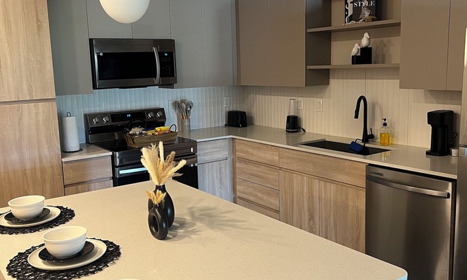 Loughman Apartment | Your Best Vacation Stay With Top Tier Amenities near all Theme Parks!
