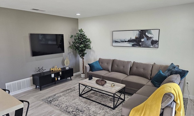 Indio Condo | Your Desert Retreat for Music Festivals, Horse Shows, Tennis or any other events