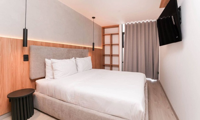 San Diego Apartment | Your El Poblado Hub – 2BR + Jacuzzi & Work Area