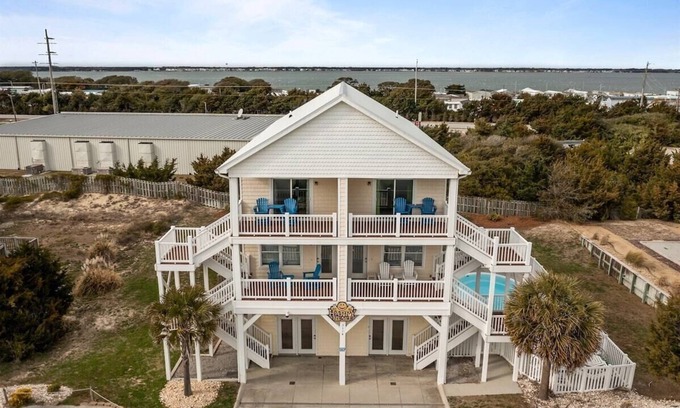 Emerald Isle House | Your Happy Place, just steps to the beach