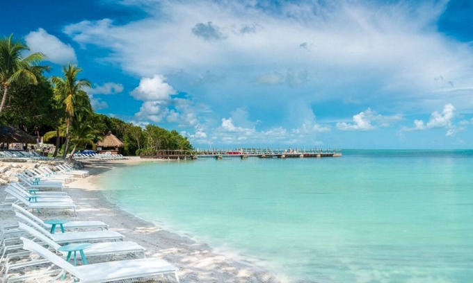 Rock Harbor Resort | Your Home Away From Home! 4 Relaxing Units, Free Parking, 2 Pools & Hot Tub