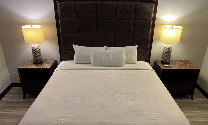 Redwood Hotel | Your home away from home