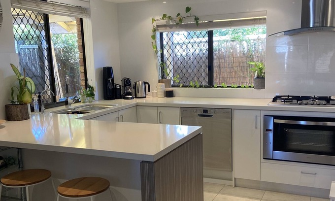 Scarborough House | Your Home by the Beach