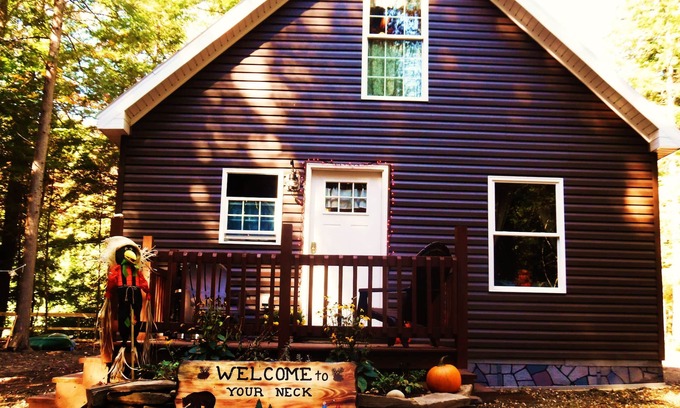 Taberg Cabin | "Your Neck of the Woods" Cabin Rental: Peaceful Get-away Overlooking Fish Creek