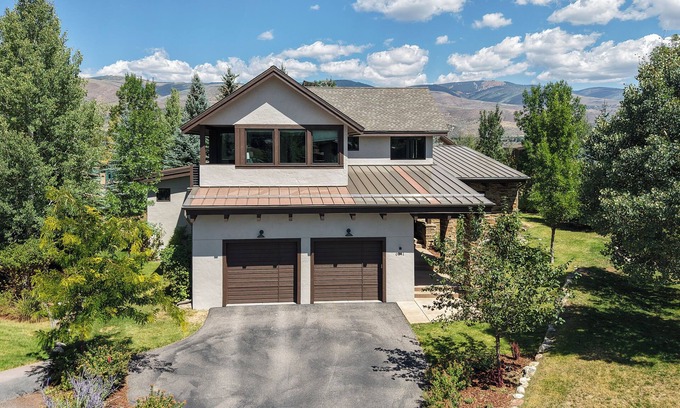 Edwards House | Your next Adventure starts here! Spacious 5-bedroom house in charming Edwards
