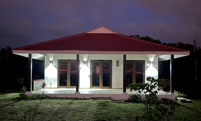 Leon House | Your Nicaragua Beachfront Hideaway – 2BR at Playa Tesoro