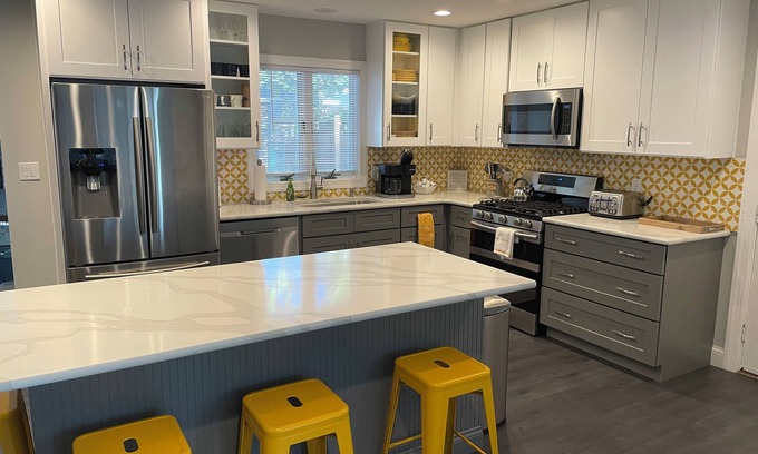South Bend House | Your Notre Dame Home: 5 bedroom 3 bath. 1 mile from ND stadium