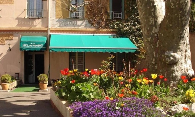 Digne-les-Bains Hotel | Your Oasis of Comfort! Free Parking, Near Digne-les-Bains