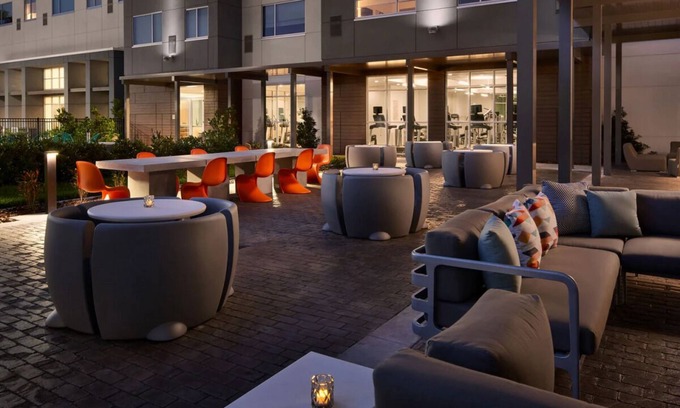 Williamsburg House | Your Orlando Adventure Starts Here! 2 Comfortable Units, Near Universal Studios