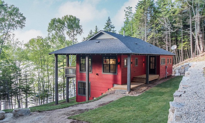 Chester House | Your own private lake house, complete with your own beach & toys