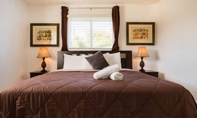 Riverside Park Apartment | Your perfect getaway awaits! Near Downtown! - C3