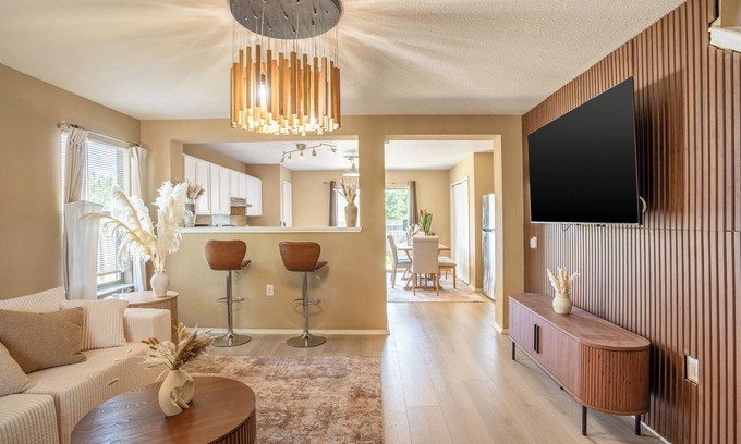 McKinney House | Your place Away From home