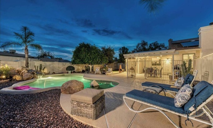 Deer Valley House | YOUR private Desert Getaway with FREE Heated Pool!