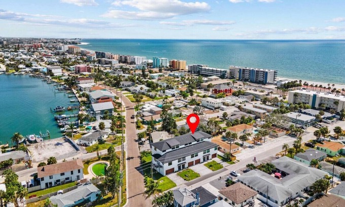 Madeira Beach House | Your Relaxing Getaway Steps to the Beach!