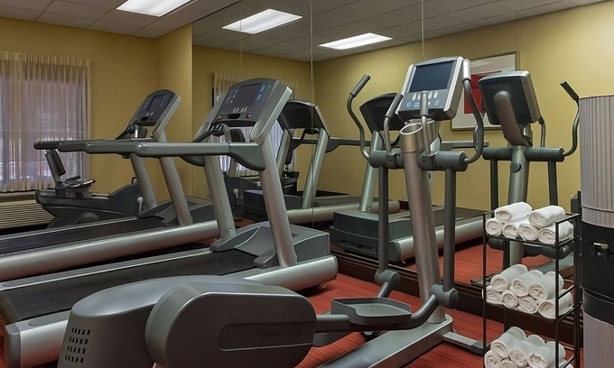 Gwinnett Place Hotel | Your Relaxing Getaway Awaits! 3 Great Units! Near Pirate’s Cove Adventure Golf!