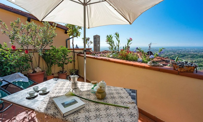 Massa Apartment | Your scenic home in a magical Tuscan village