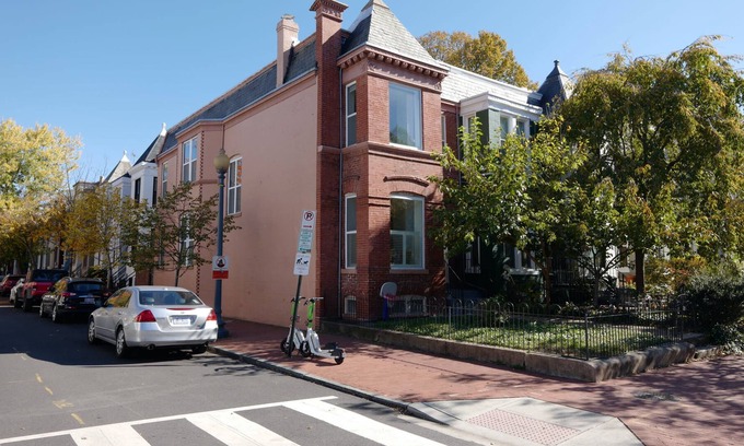H Street Corridor Apartment | Your Vibrant & Musical destination right on H St!