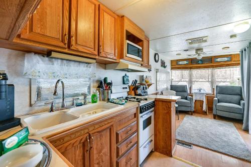 Yuma House | Yuma Getaway with Pool Access, 5 Mi to Lutes Casino!