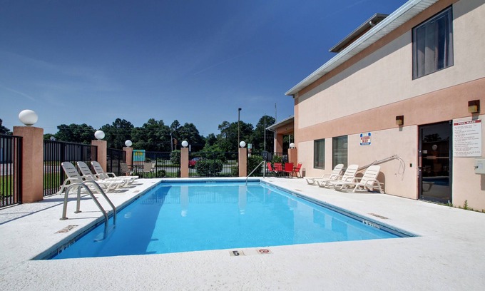 Baxley Hotel | YurZzz Inn