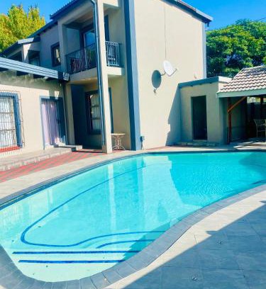 Newcastle House | Zamambongi Guest Houses & Spa
