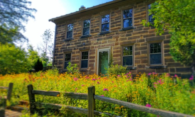 Mansfield Bed & Breakfast | Zayne Room ---- Less than 3 miles from Shawshank!