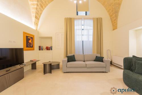 Bari City Centre Apartment | Zema Home Apartment by Apulia Accommodation