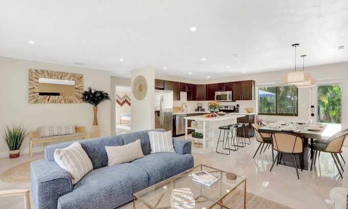 Middle River Terrace House | Zen Den: Wilton Manors, Heated Pool, Work Friendly, Near Beach