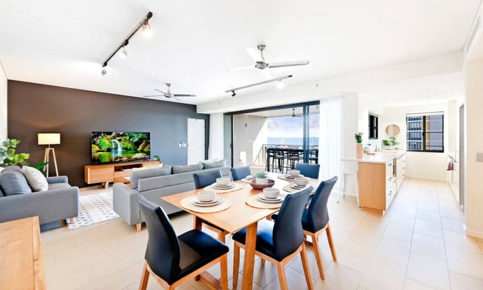 Darwin City Centre Apartment | Zen Oceania : Moon Dunes ~ Gulf View ~ BBQ ~ Pool