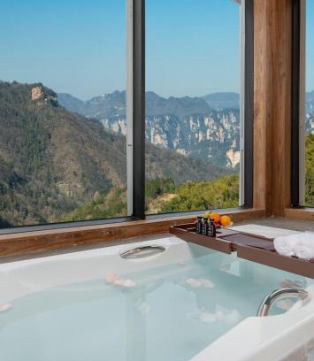 Wulingyuan House | Zhangjiajie Valley Love Original Ecological Hotel - Free pick-up and drop-off Service - 24-hour Self-service coffee - Ice Cubes - Outdoor viewing Platform - Self-service laundry room Dryer - Free photography service in Hotel area