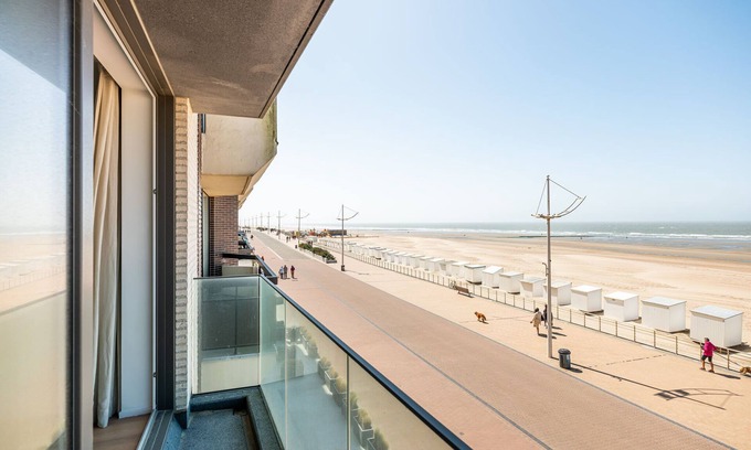 Koksijde-Bad Apartment | Zilverzand 202 located directly on the beach