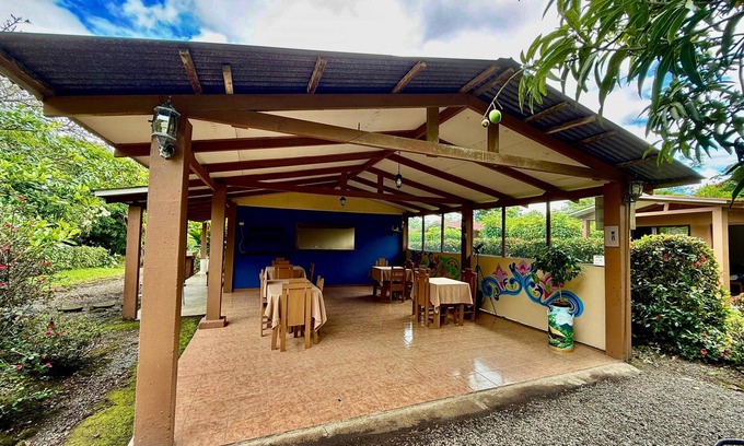 Guayabo Hotel | Zompopa Lodge