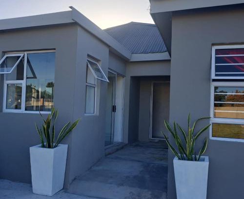 Nelson Mandela Bay House | Zufike Family Home