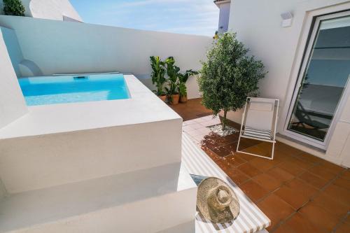 Parede House | Zus House Parede Style, Comfort & Private Pool near Lisbon, Sintra & the Beach