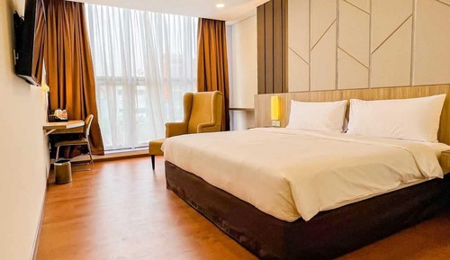Deluxe Double or Twin Room
