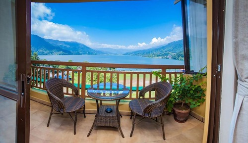 Standard Suite, Lake View