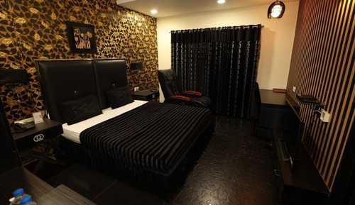 Presidential Room, 1 King Bed, Smoking, City View