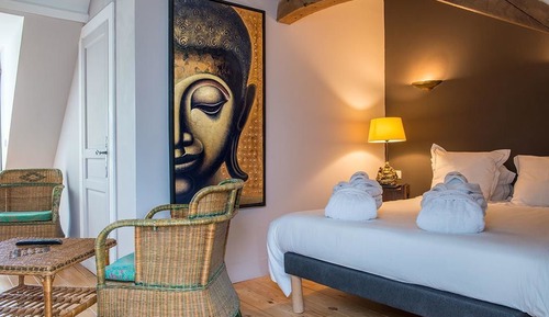 Room (Charm, Pool Annexe)