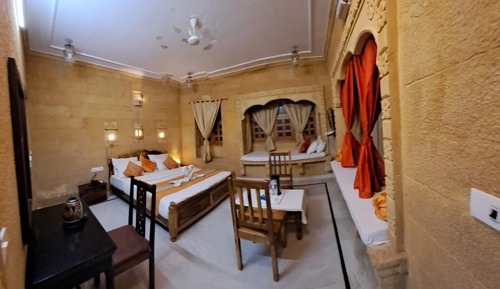 Deluxe AC Family Suite