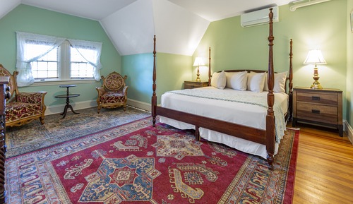 Deluxe Suite