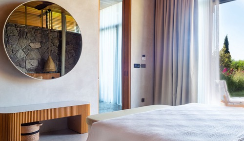 Garden Suite Sea View Room