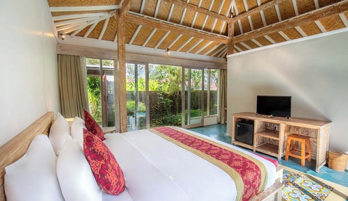 Villa With Private Pool
