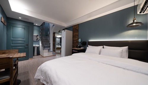Room (Duplex - 4PC (GTX2070 styler availabl)