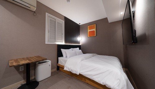 Room (Air purifier (2PC GTX1060 Netflix ava)