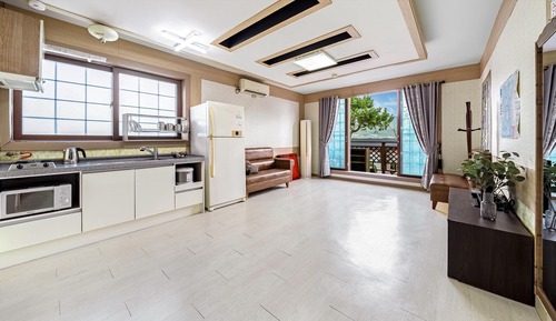 Basic Room, 1 Bedroom (102(Oceanview))